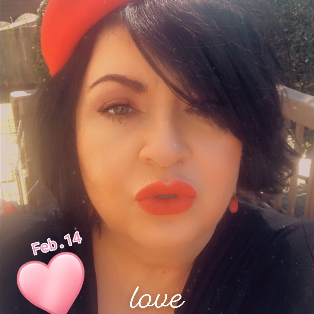Meet your Posher, Lisa